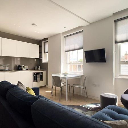 Wells Court By Aeria Apartments London Bagian luar foto