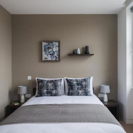 Wells Court By Aeria Apartments London Bagian luar foto