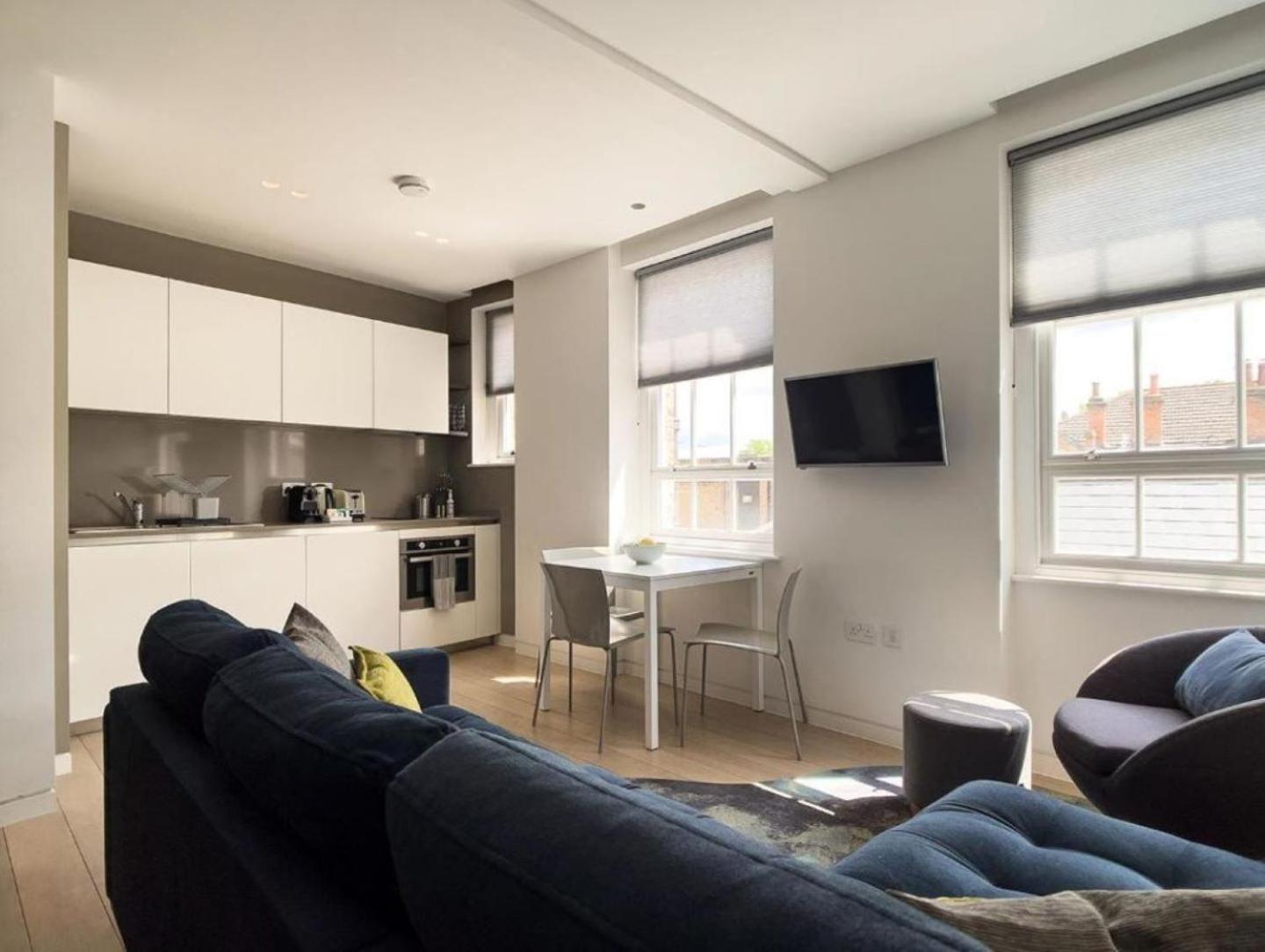 Wells Court By Aeria Apartments London Bagian luar foto